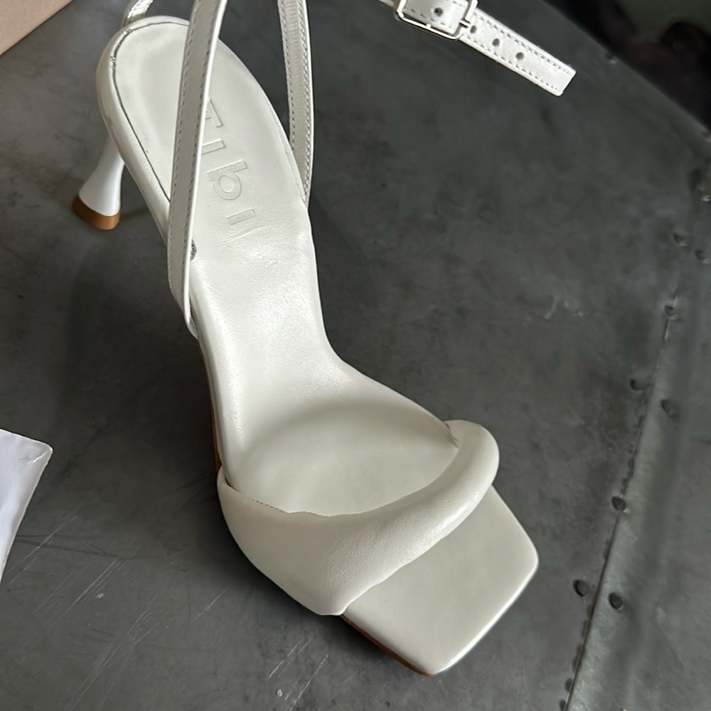 TIBI "HUGH" heel in white. Size 35. NEW WITH TAGS